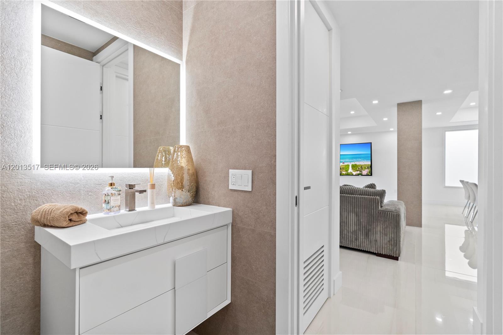 3188 NE 211th Ter, Aventura FL 33180