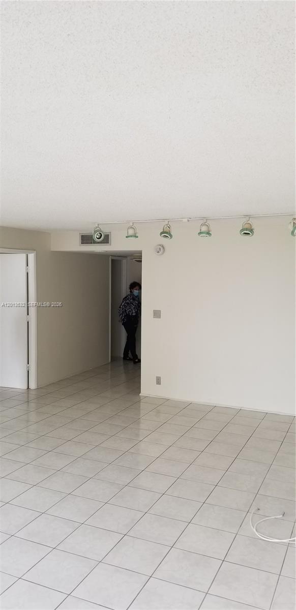 1901 Brickell Ave #B906, Miami FL 33129