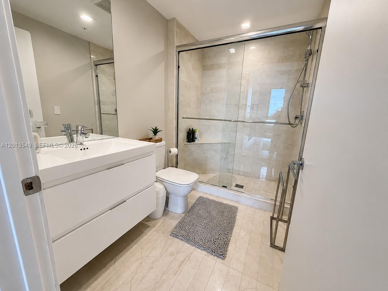 17111 Biscayne Blvd #1610, North Miami Beach FL 33160