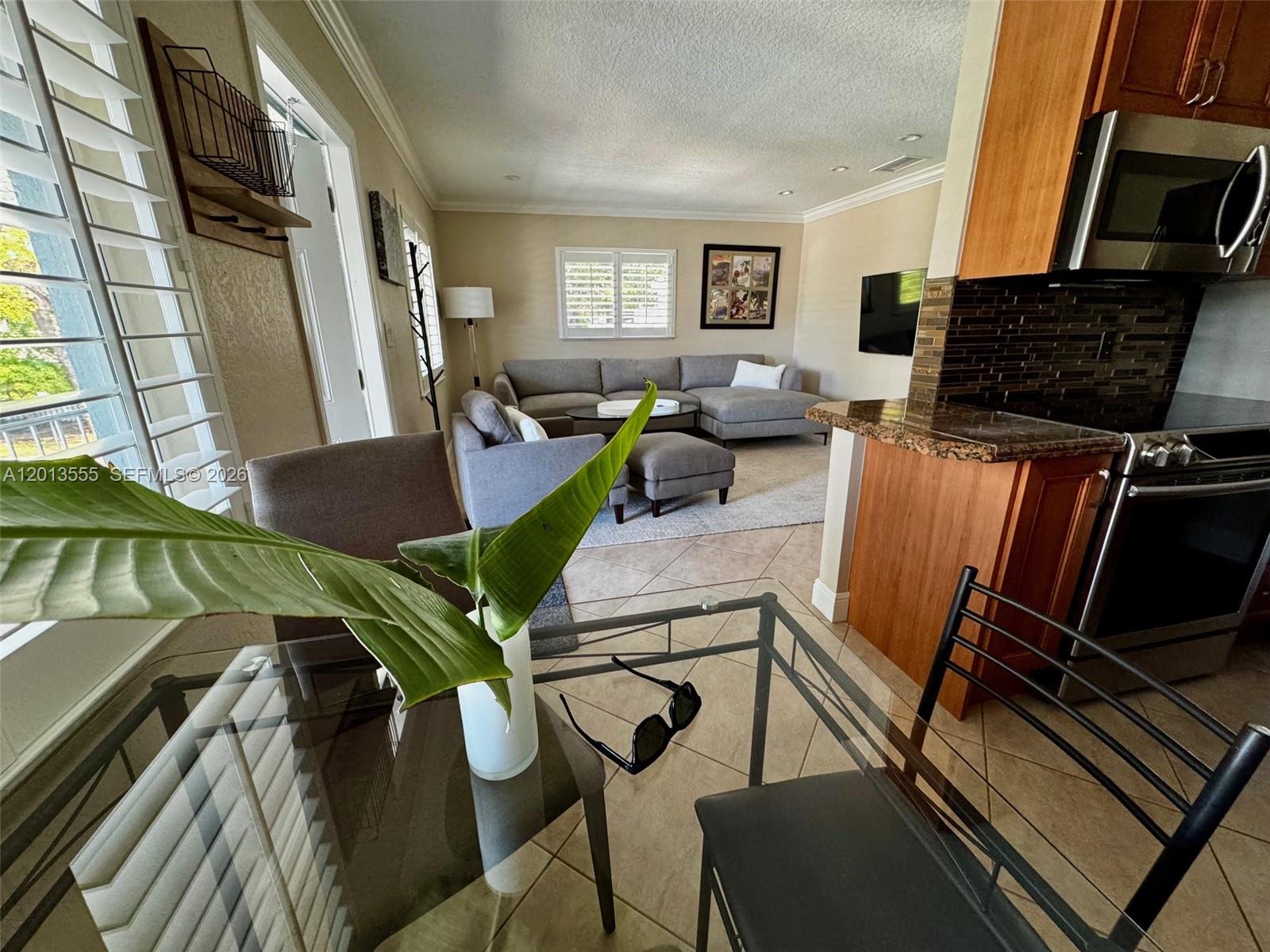 1460 NE 18th St #213, Fort Lauderdale FL 33305