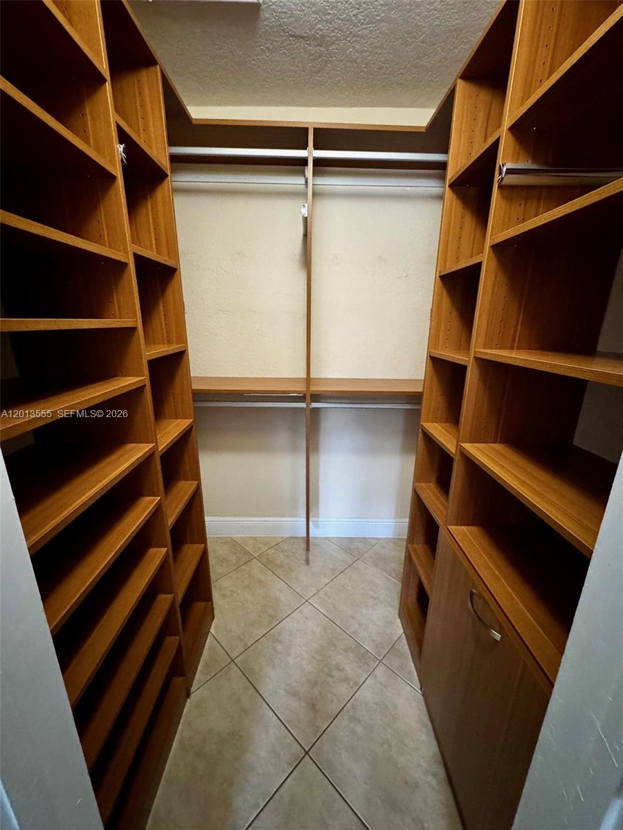 1460 NE 18th St #213, Fort Lauderdale FL 33305