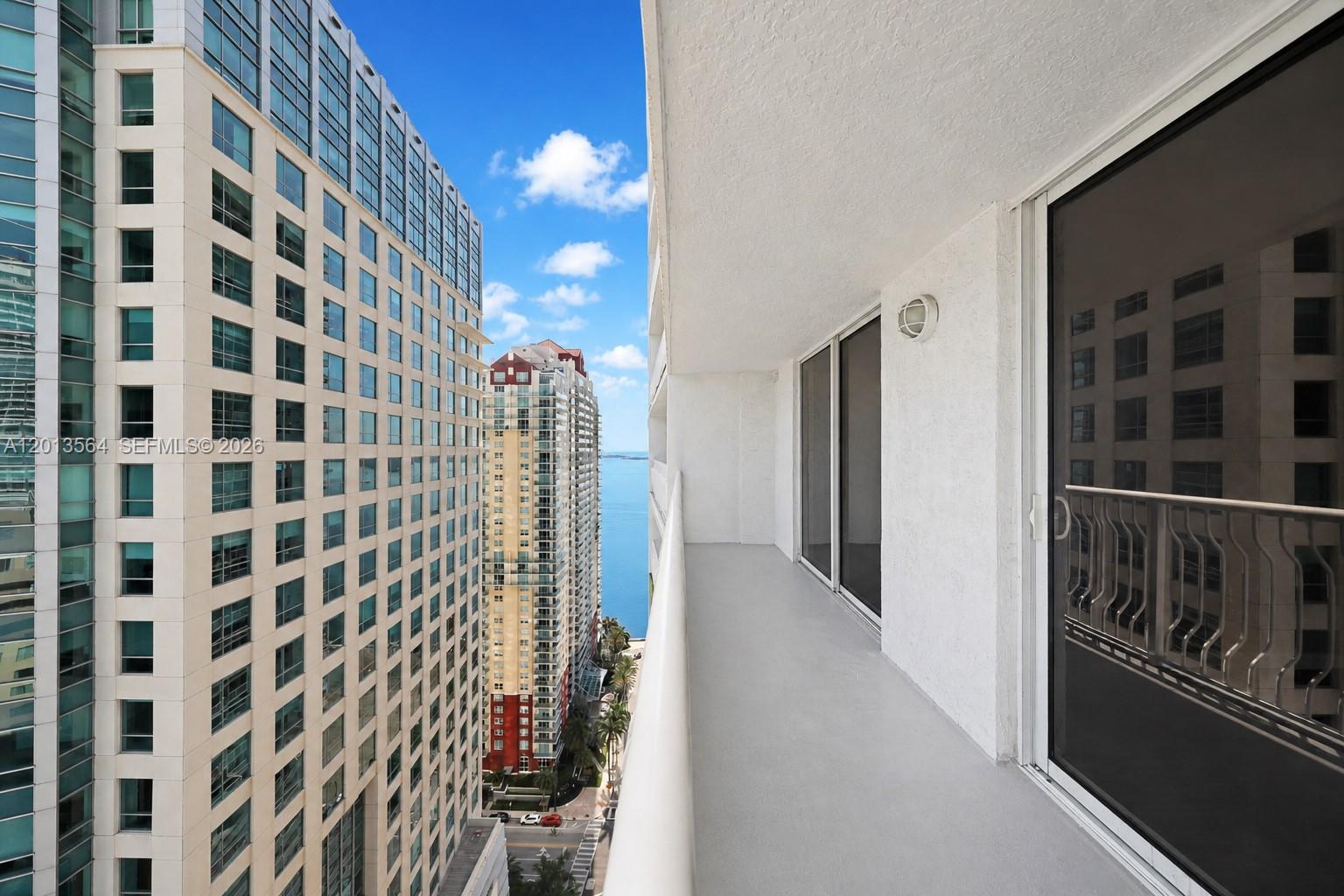 1200 Brickell Bay Dr #3122, Miami FL 33131