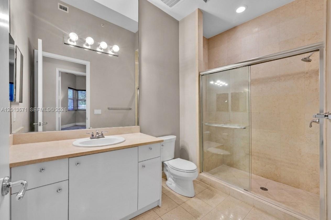 19900 E Country Club Dr #116, Aventura FL 33180