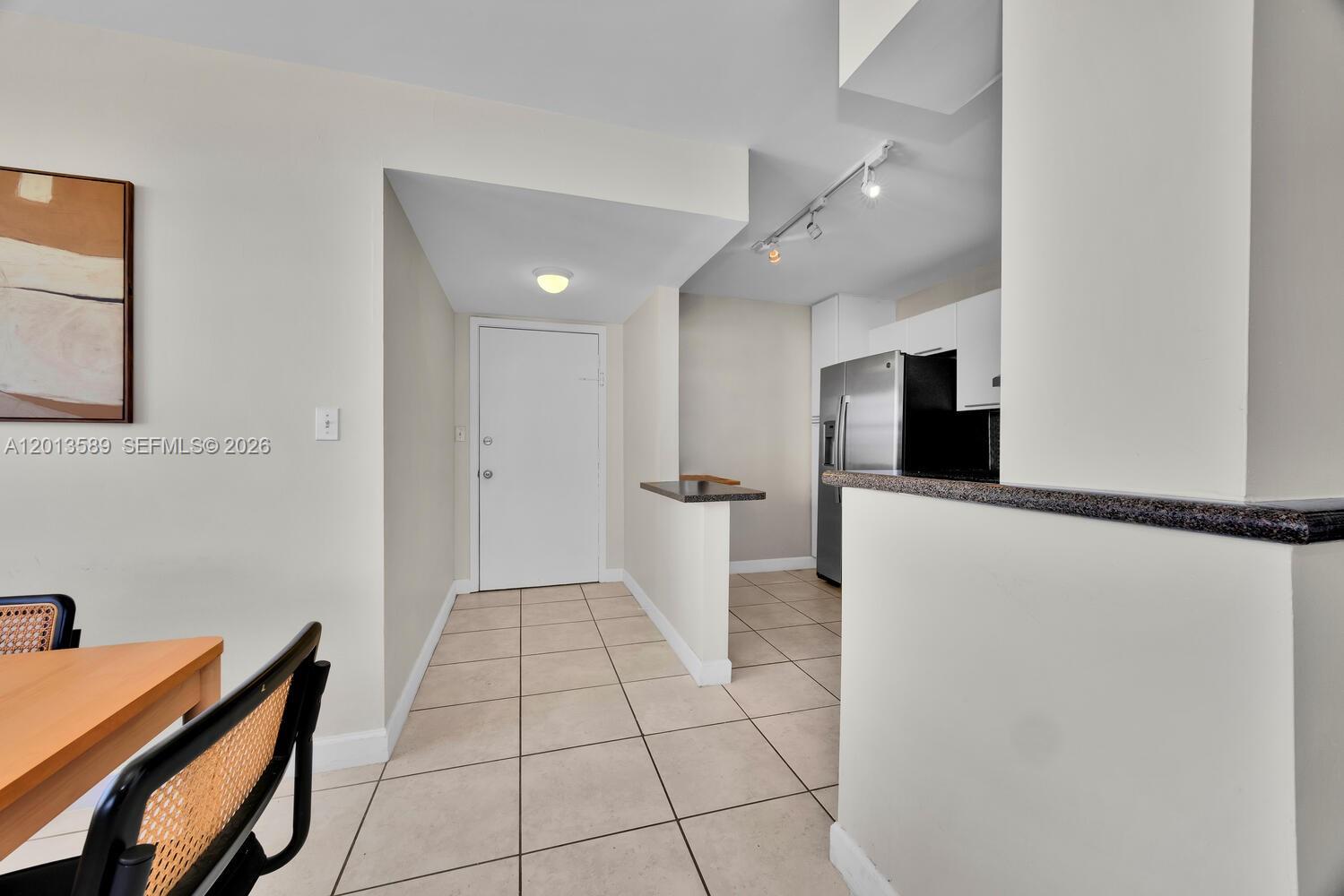 2016 Bay Dr #604, Miami Beach FL 33141