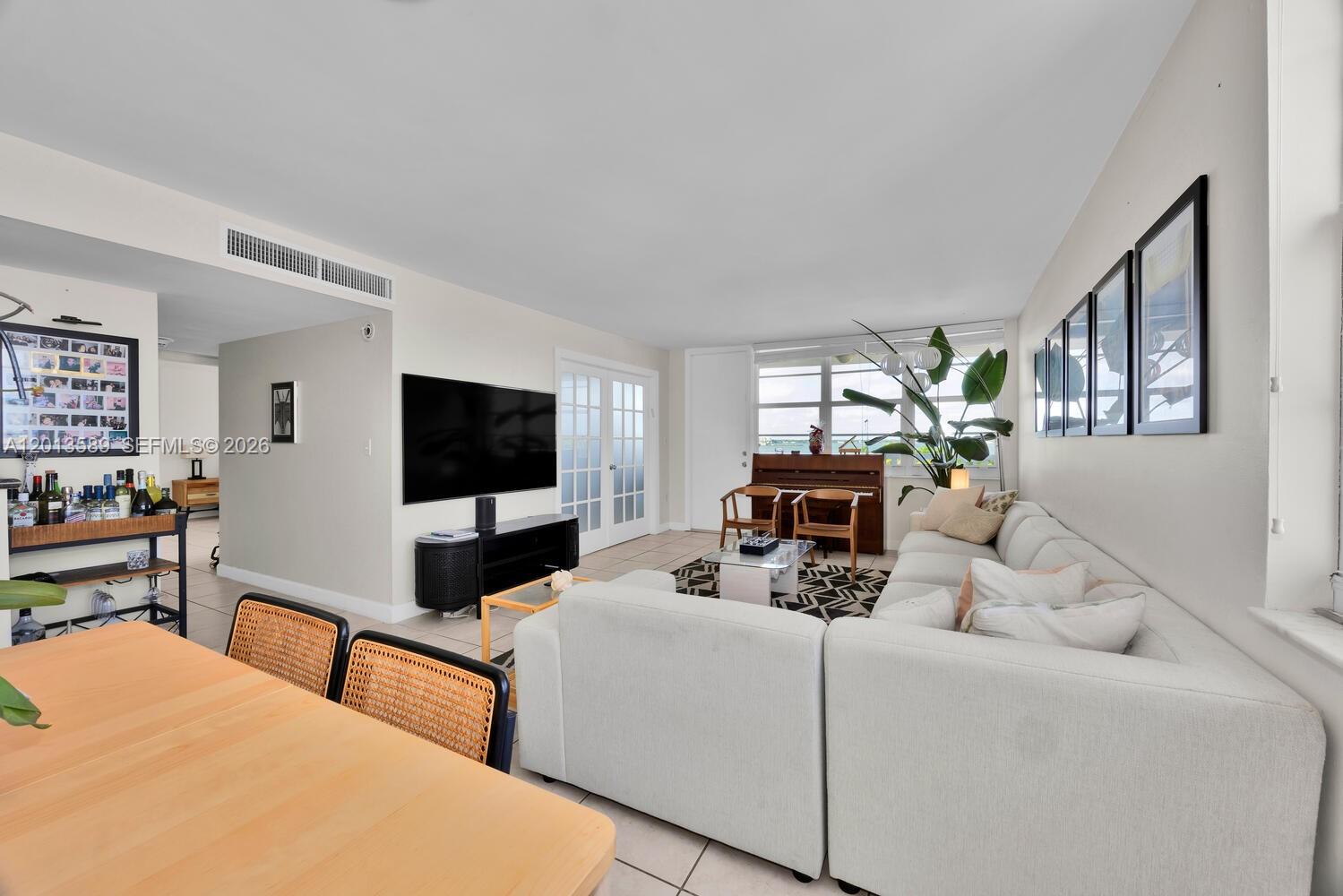 2016 Bay Dr #604, Miami Beach FL 33141