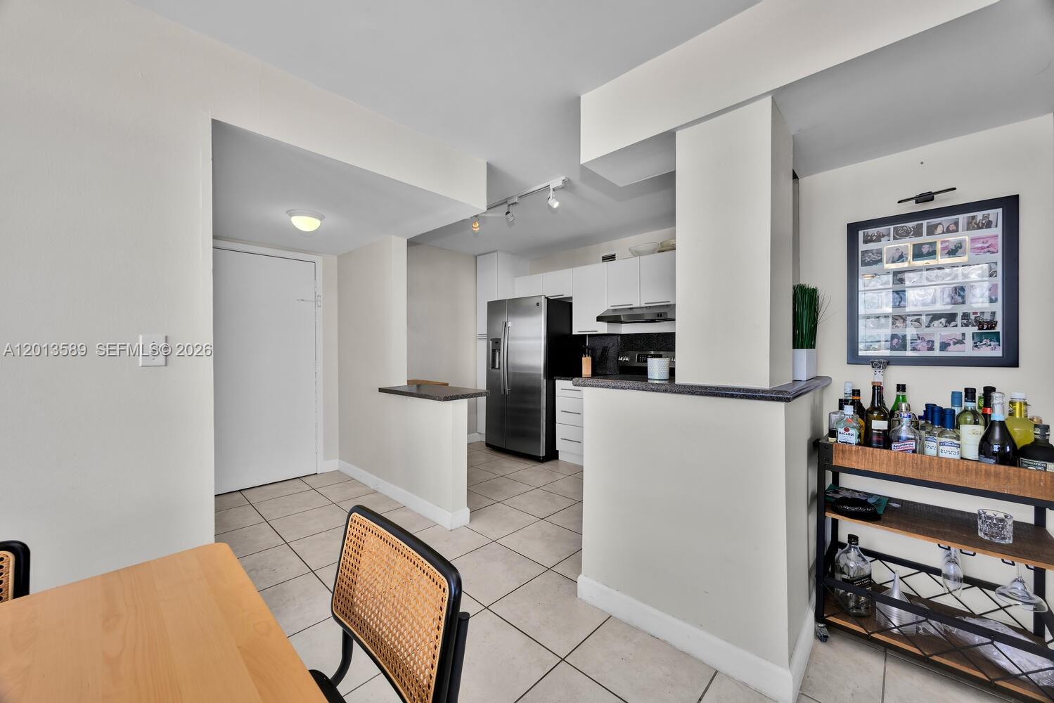 2016 Bay Dr #604, Miami Beach FL 33141