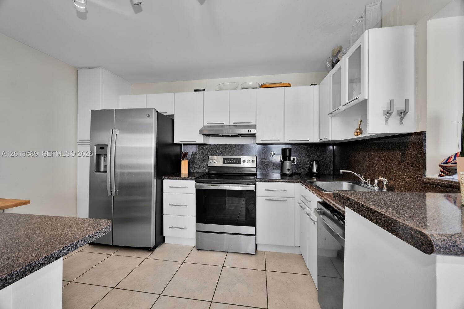 2016 Bay Dr #604, Miami Beach FL 33141