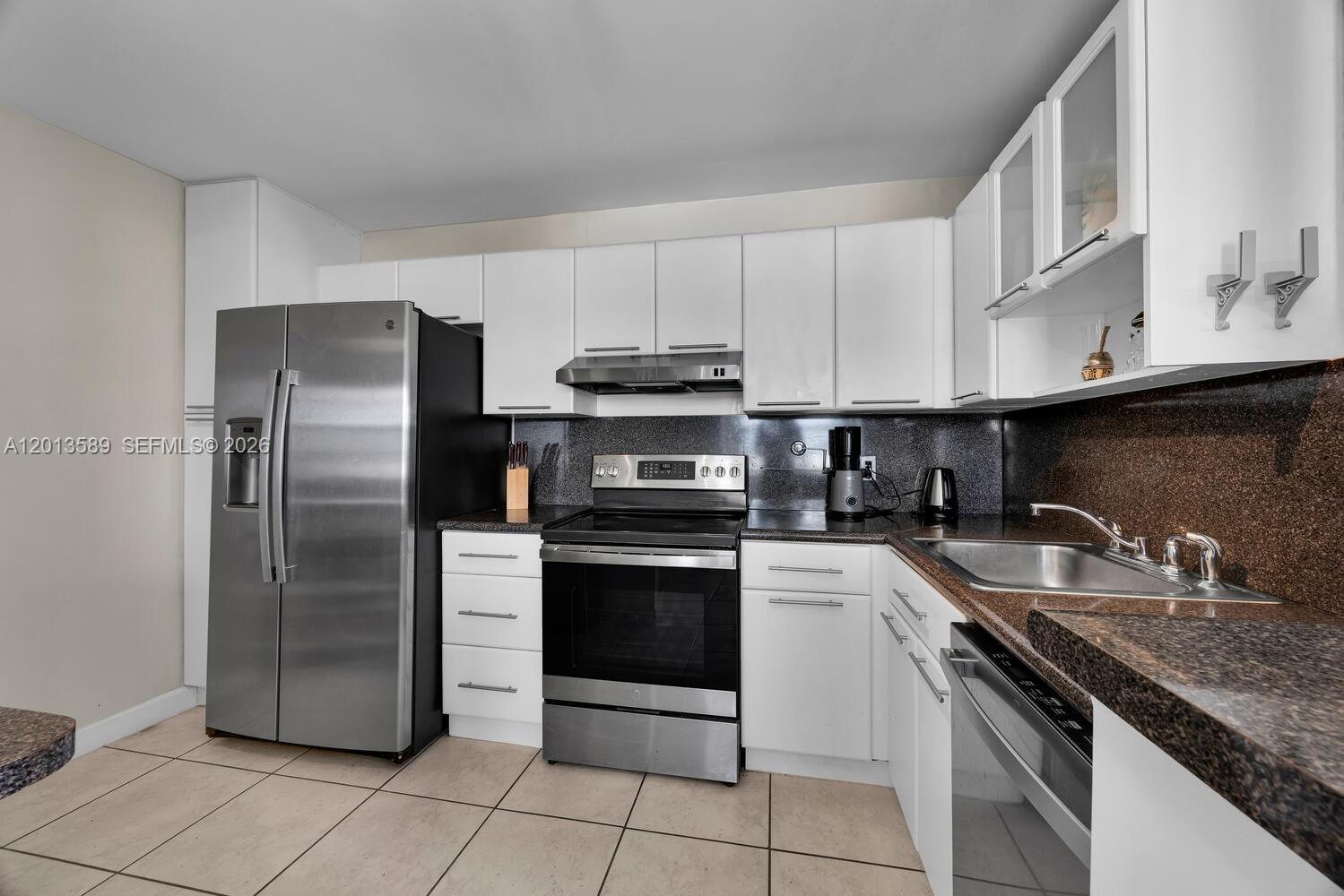 2016 Bay Dr #604, Miami Beach FL 33141