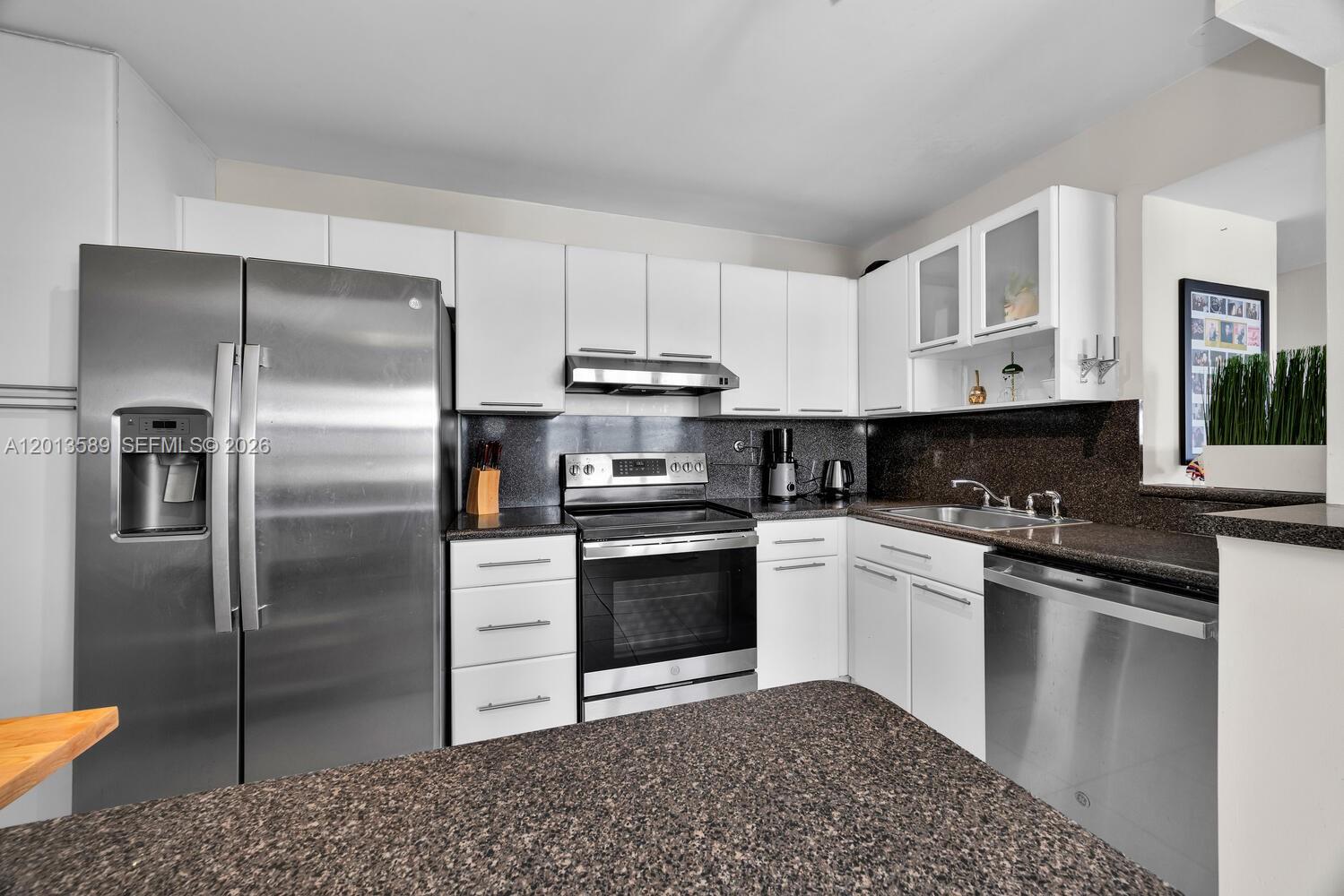 2016 Bay Dr #604, Miami Beach FL 33141