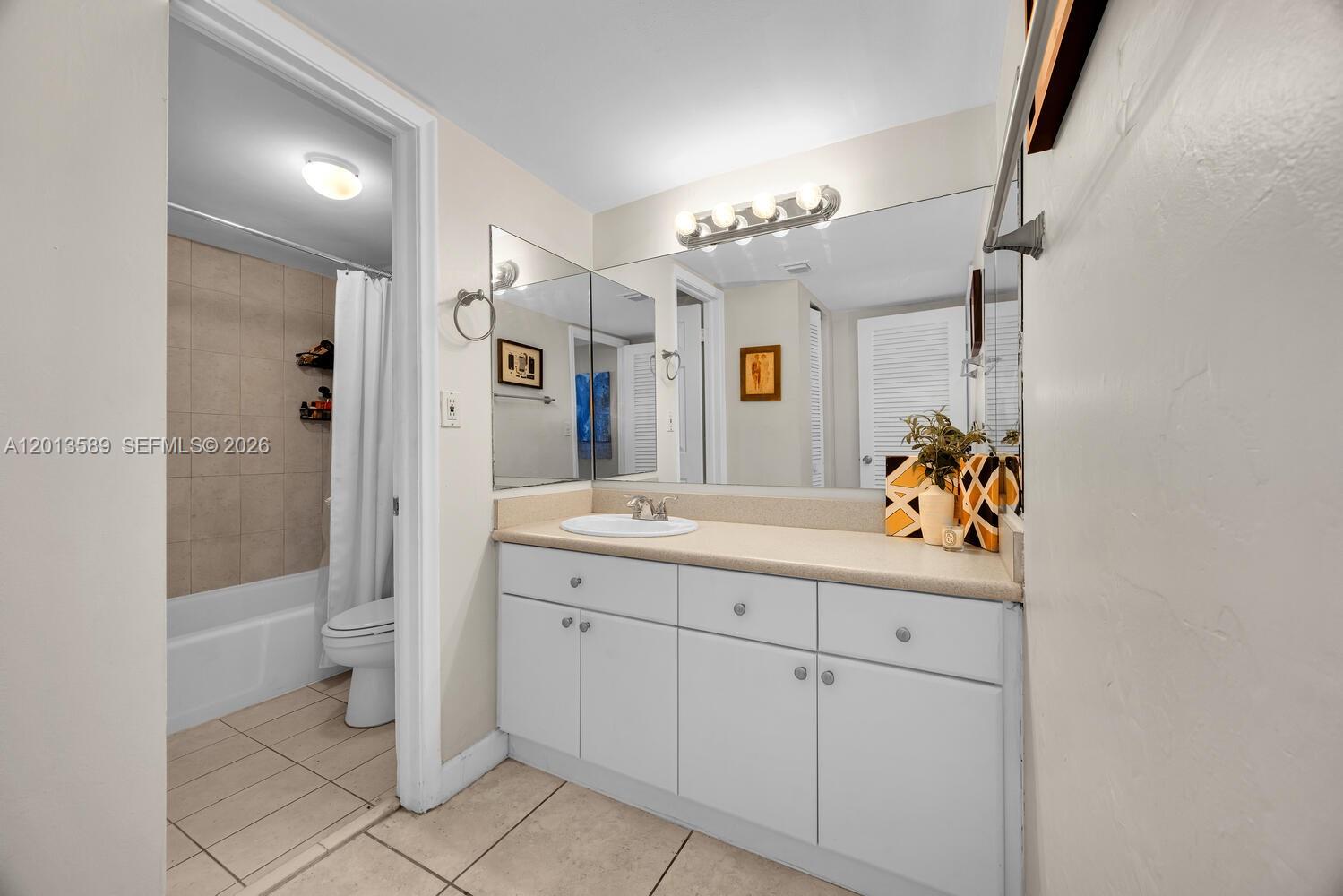 2016 Bay Dr #604, Miami Beach FL 33141