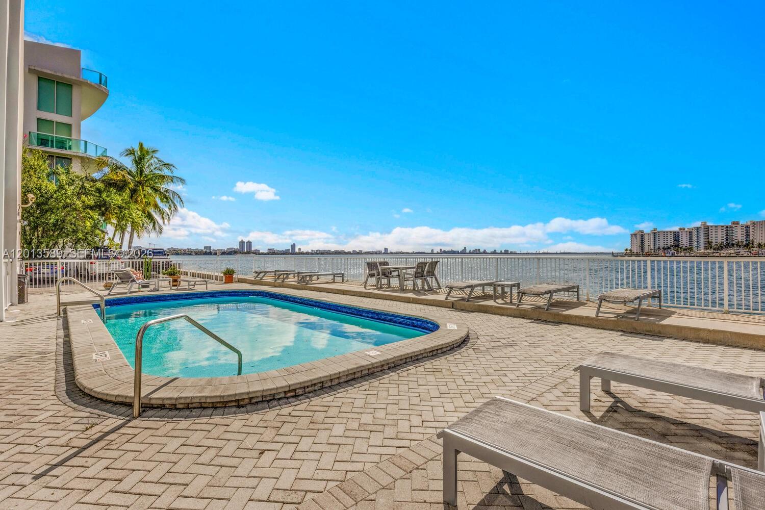 2016 Bay Dr #604, Miami Beach FL 33141