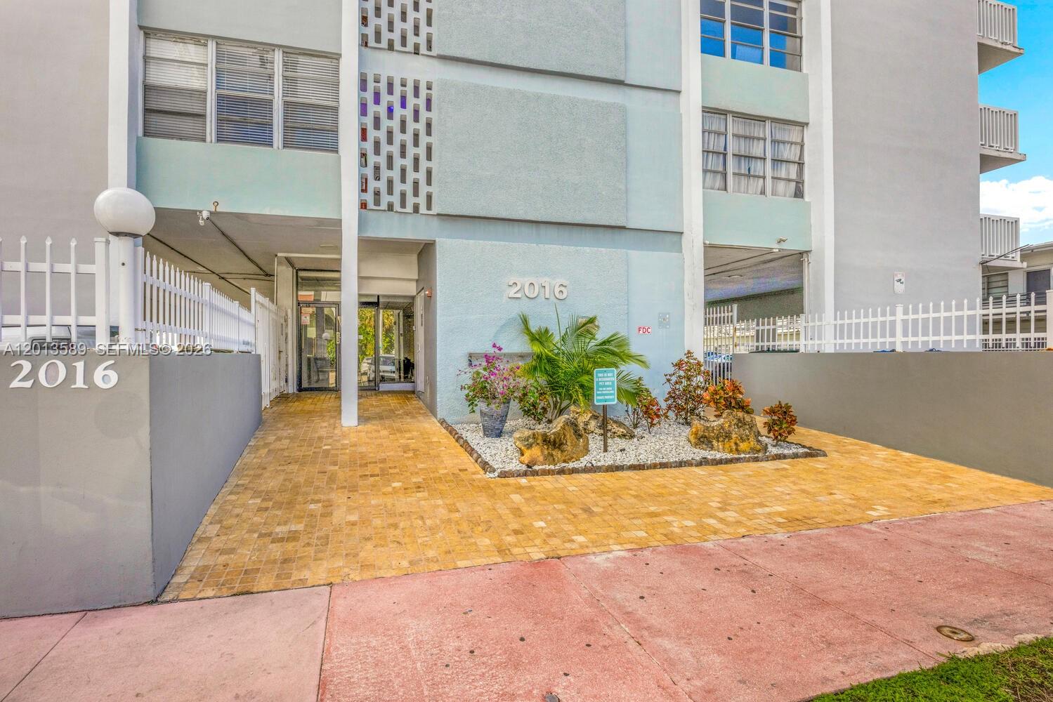 2016 Bay Dr #604, Miami Beach FL 33141