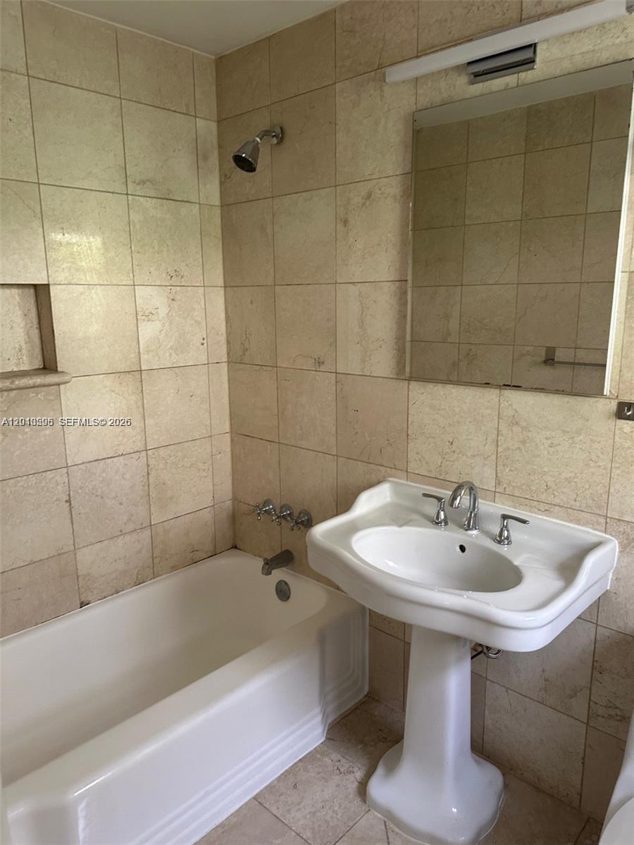 Bal Harbour FL 33154 - A12013595