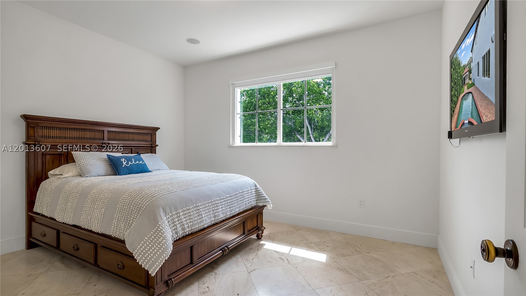 16763 NW 77th Path, Miami Lakes FL 33016