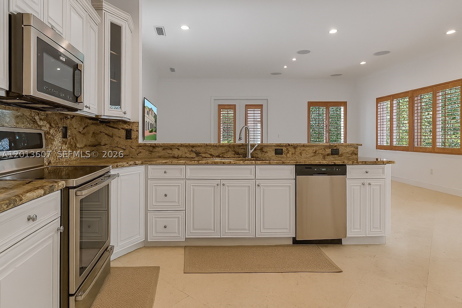 16763 NW 77th Path, Miami Lakes FL 33016