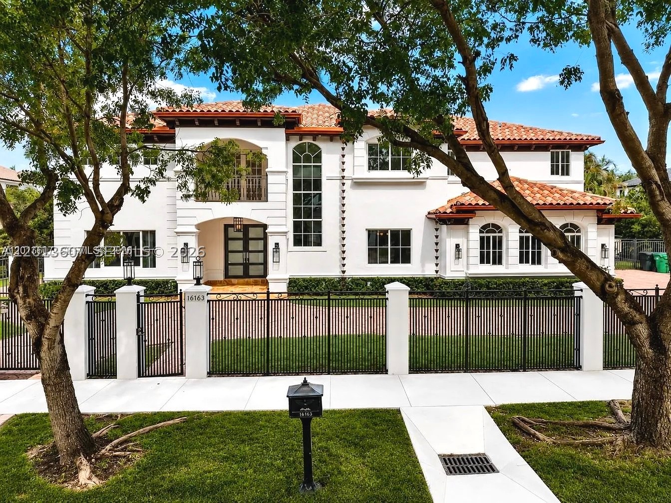 16763 NW 77th Path, Miami Lakes FL 33016