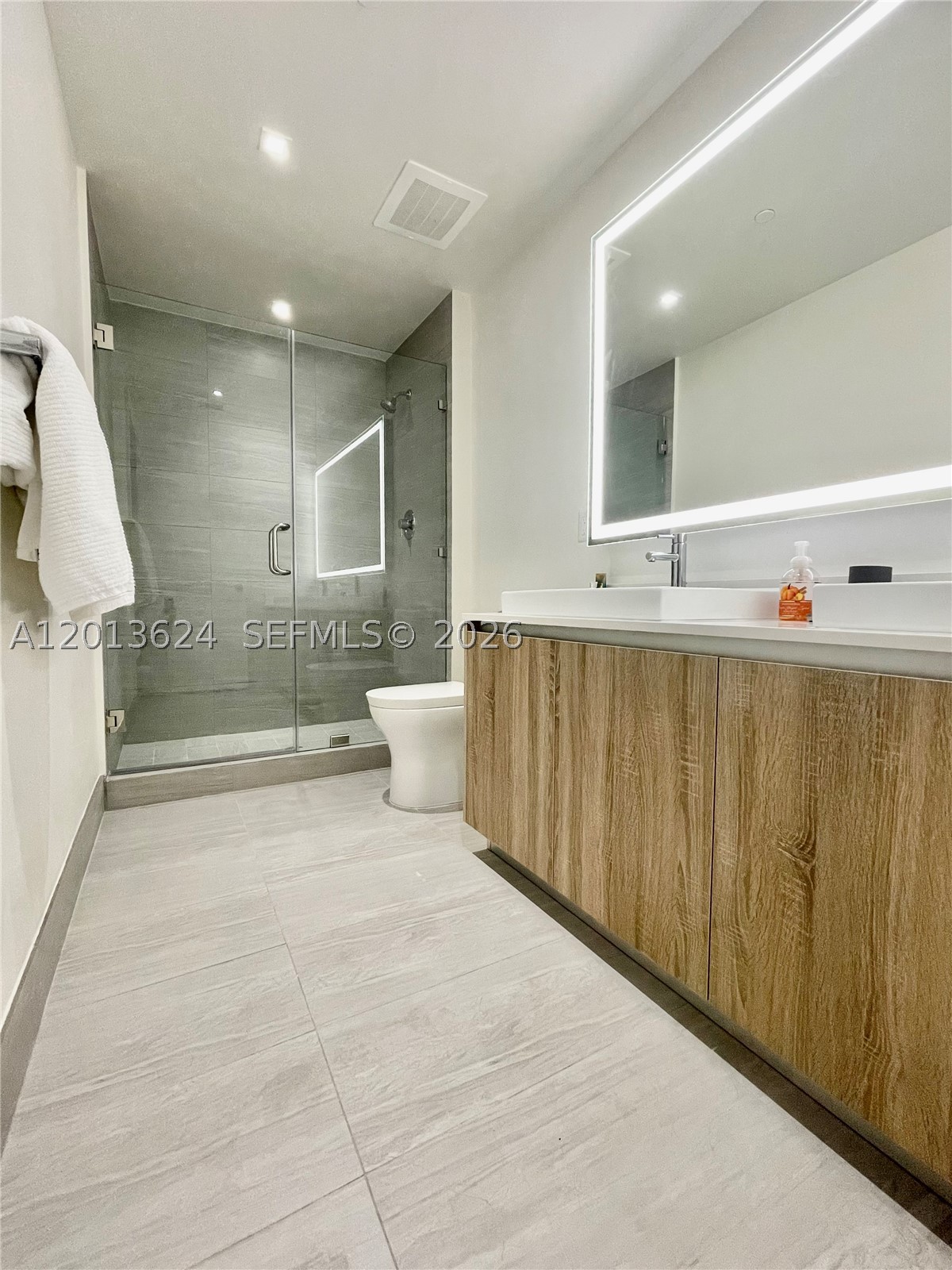 2960 NE 207th #707, Aventura FL 33180