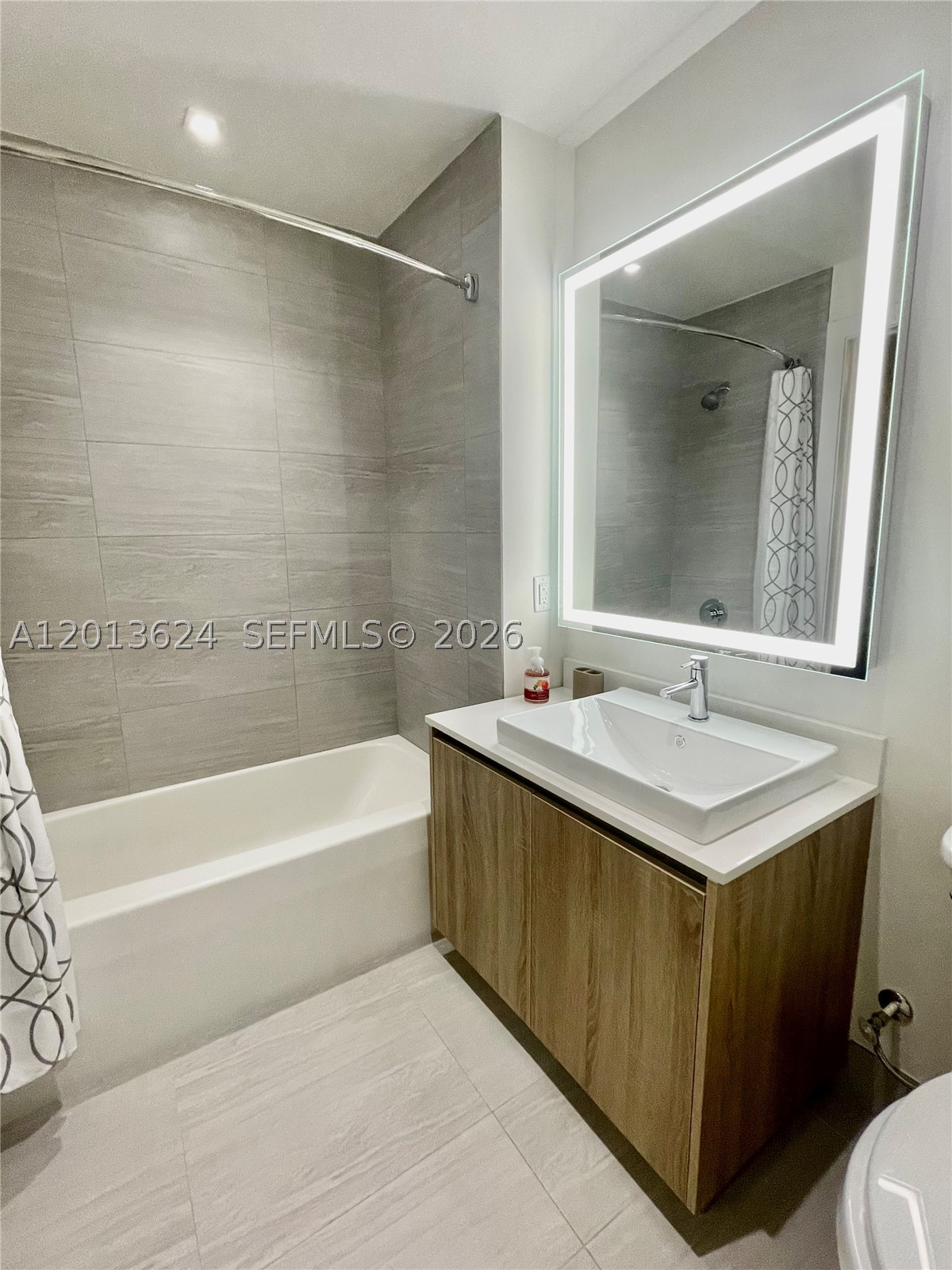 2960 NE 207th #707, Aventura FL 33180