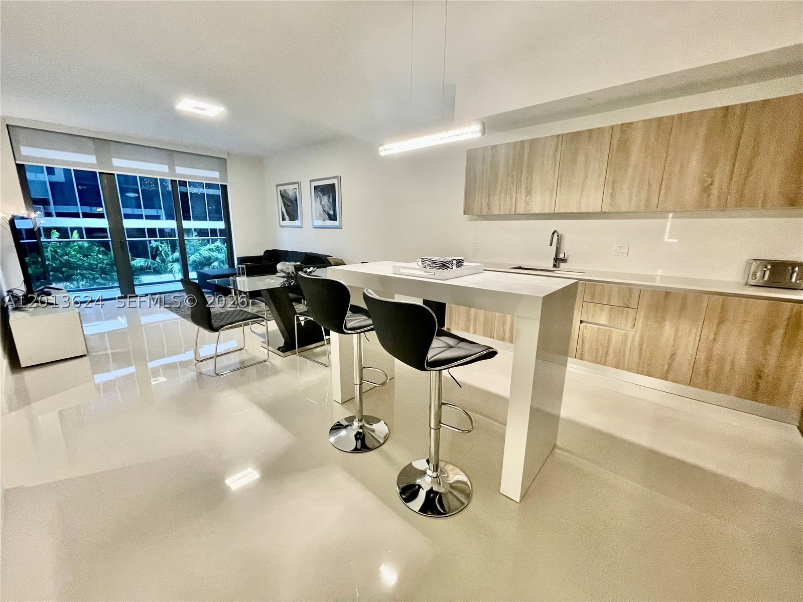 2960 NE 207th #707, Aventura FL 33180