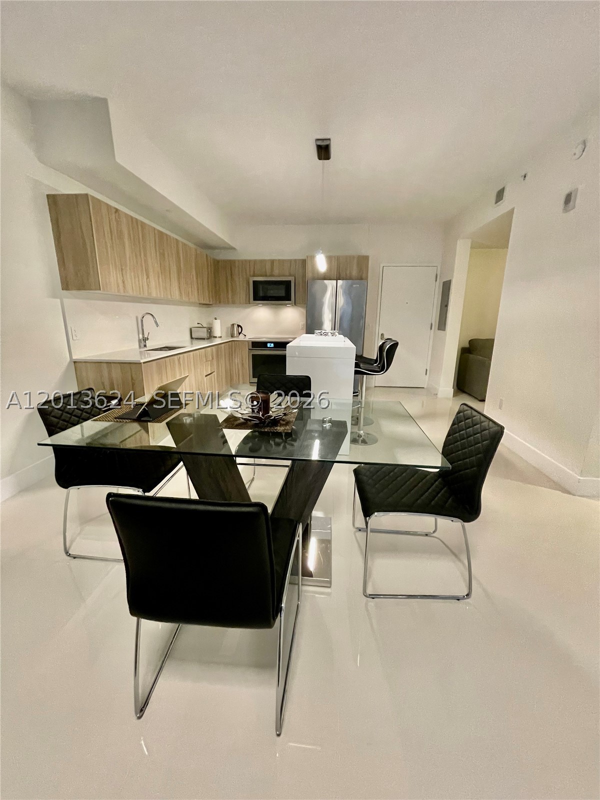 2960 NE 207th #707, Aventura FL 33180