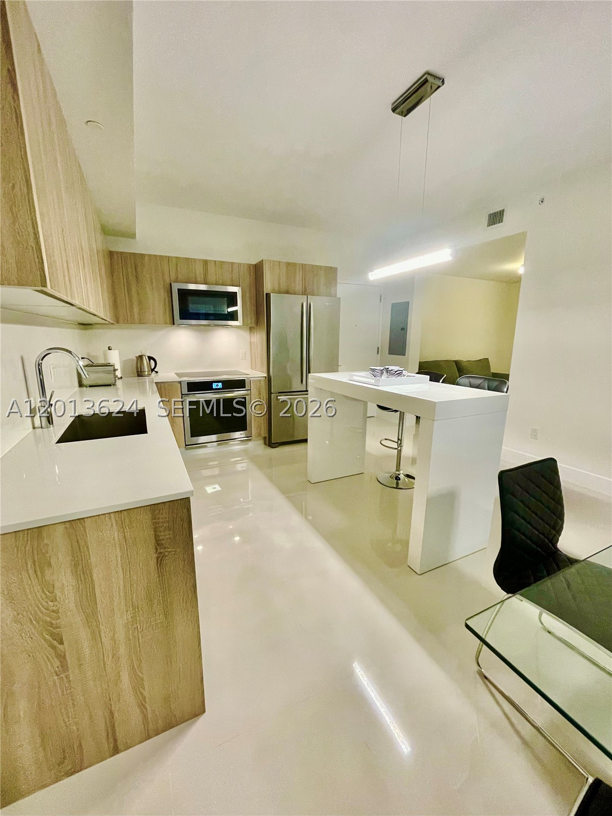 2960 NE 207th #707, Aventura FL 33180