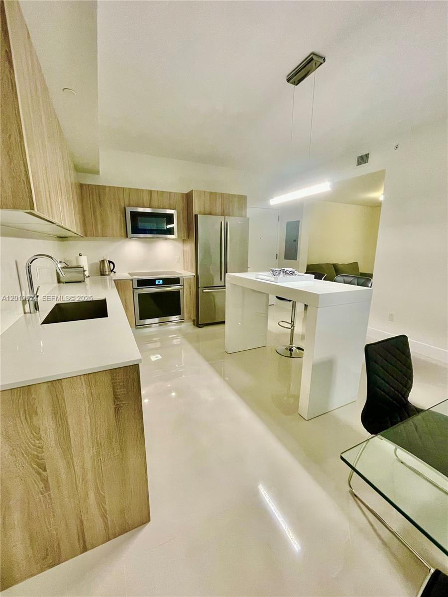 2960 NE 207th #707, Aventura FL 33180