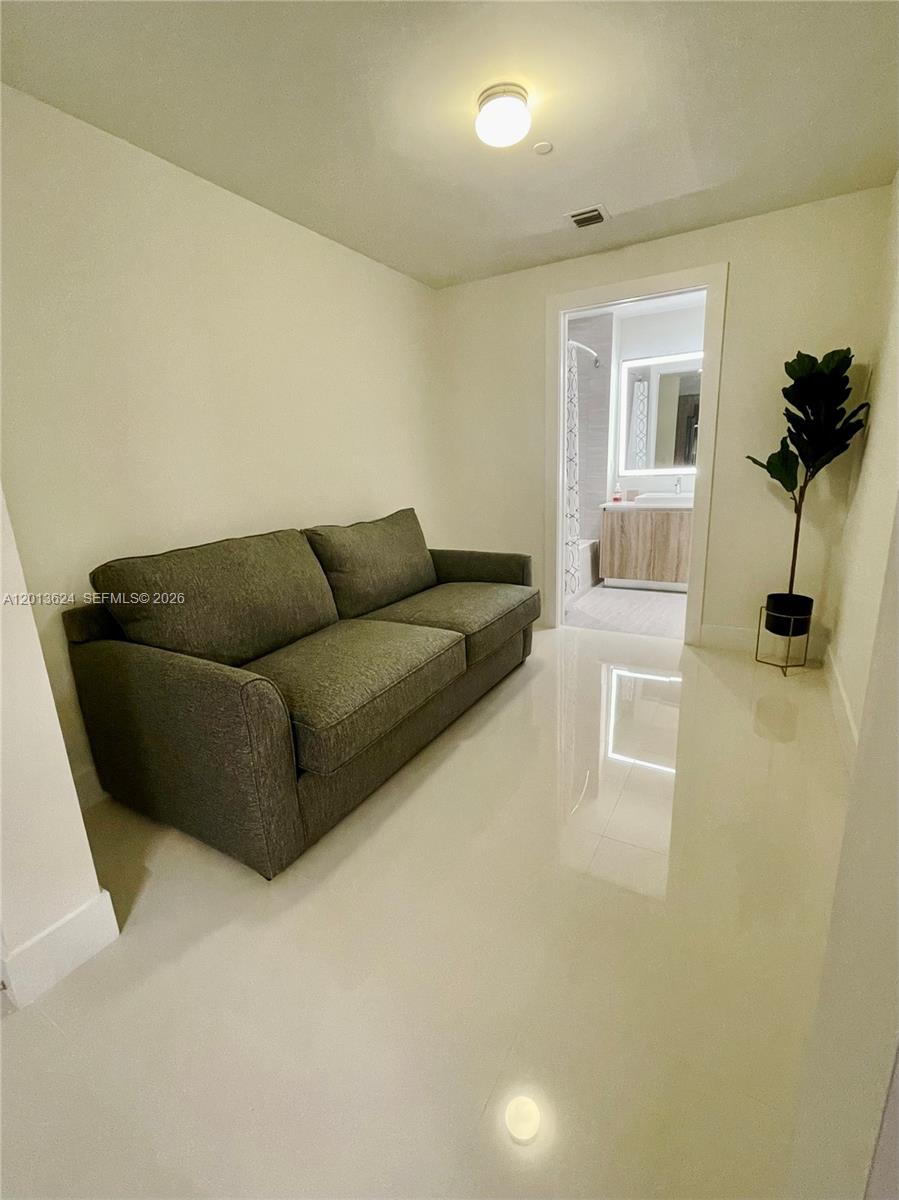2960 NE 207th #707, Aventura FL 33180