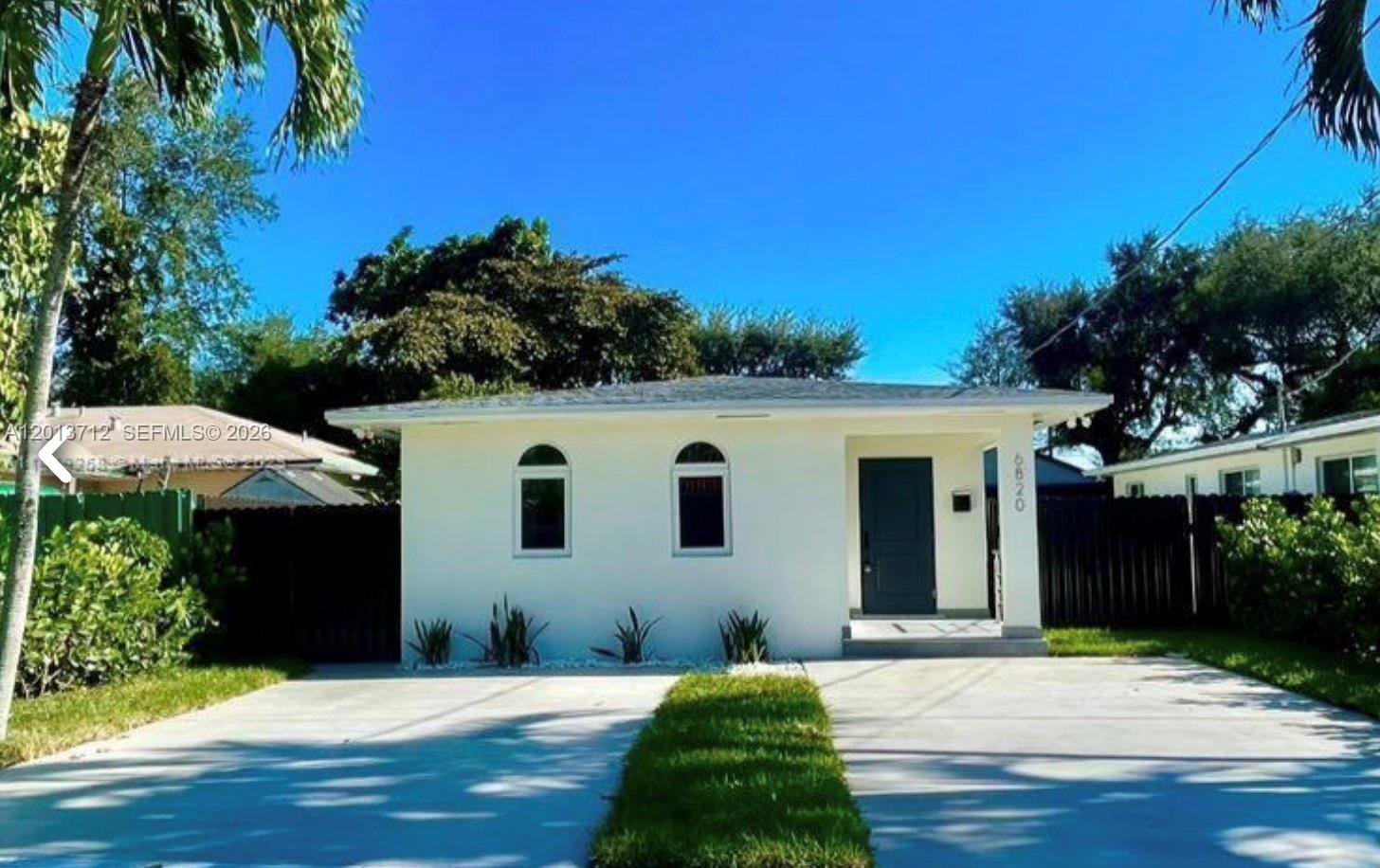 6820 SW 13th Ter #6820, Miami FL 33144