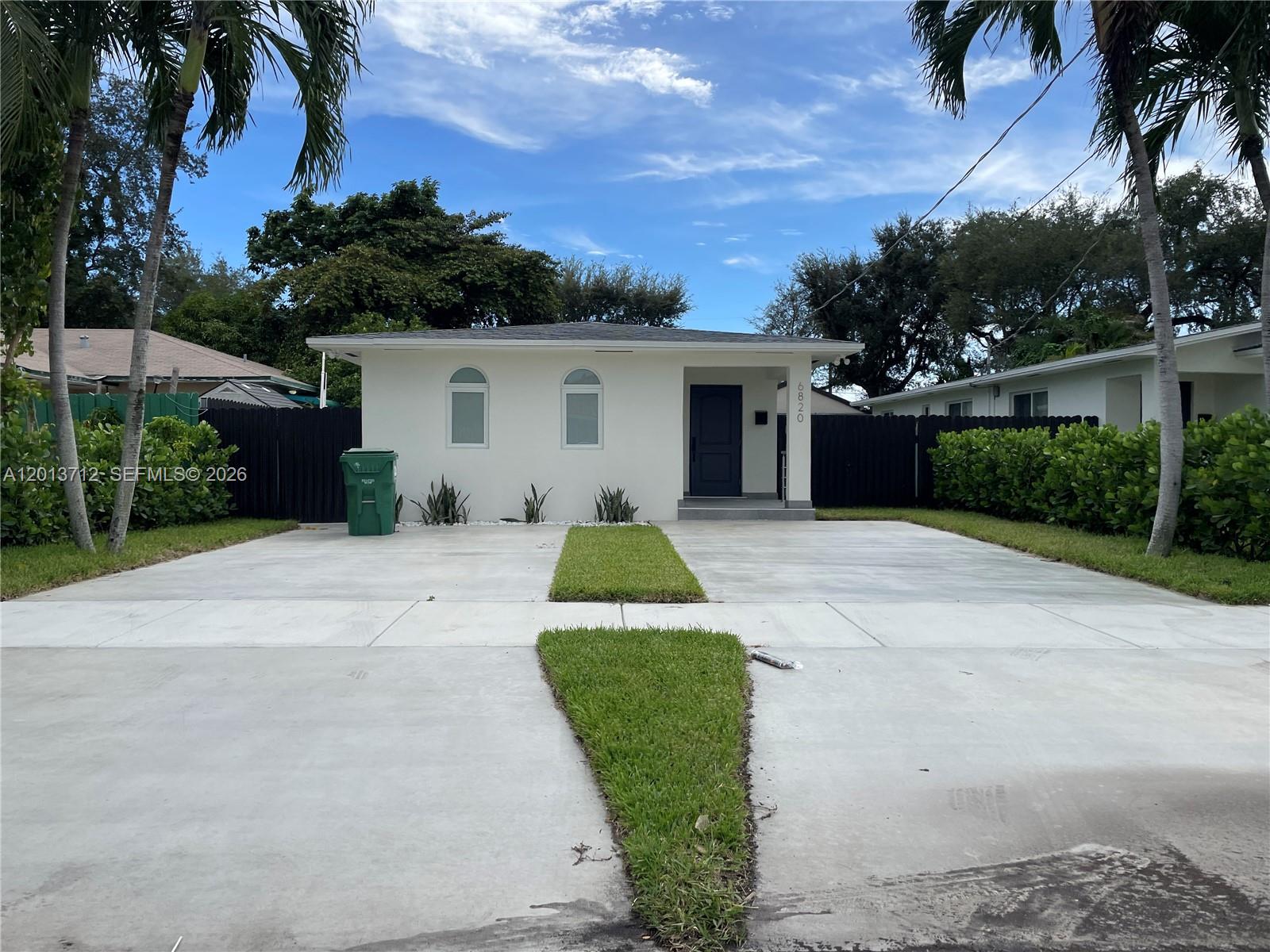 6820 SW 13th Ter #6820, Miami FL 33144