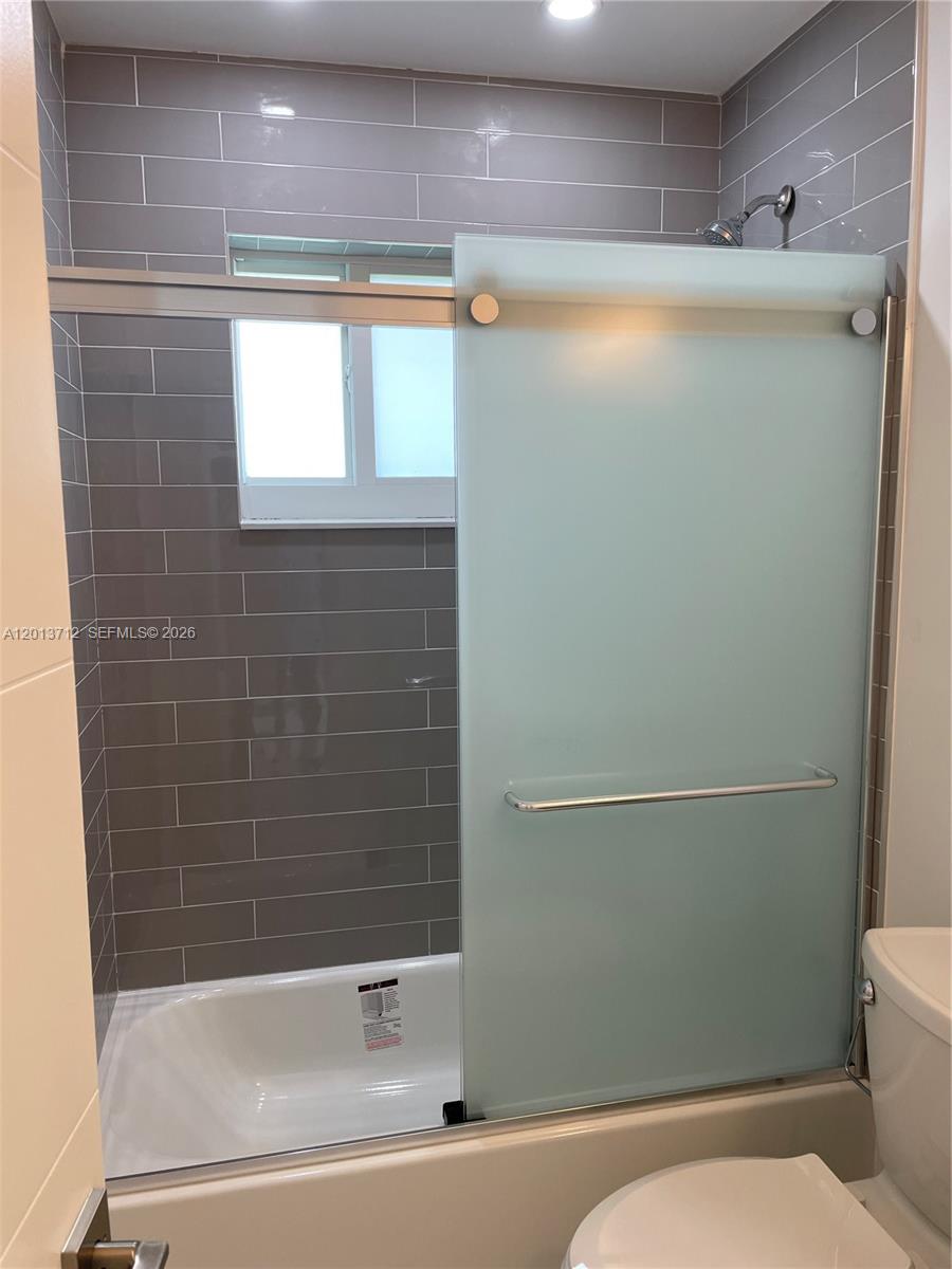 6820 SW 13th Ter #6820, Miami FL 33144