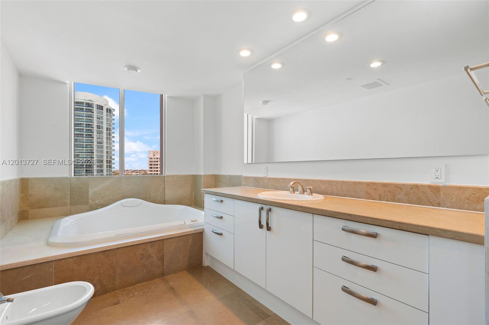 5959 Collins Ave #1101, Miami Beach FL 33140