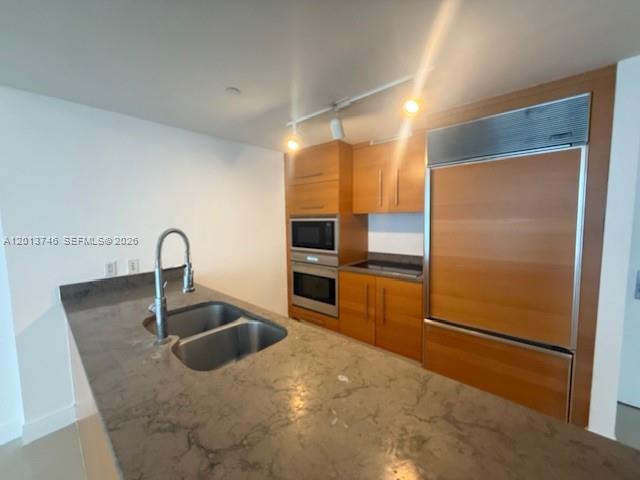 475 Brickell Ave #2411, Miami FL 33131
