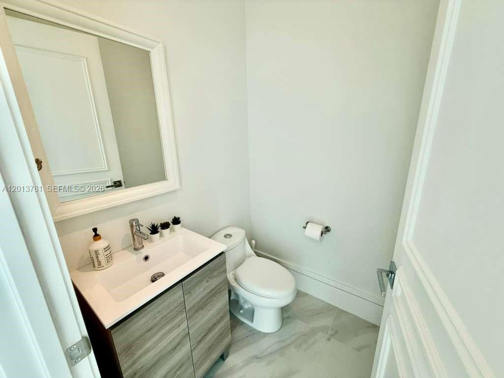 900 Brickell Key Blvd #2604, Miami FL 33131