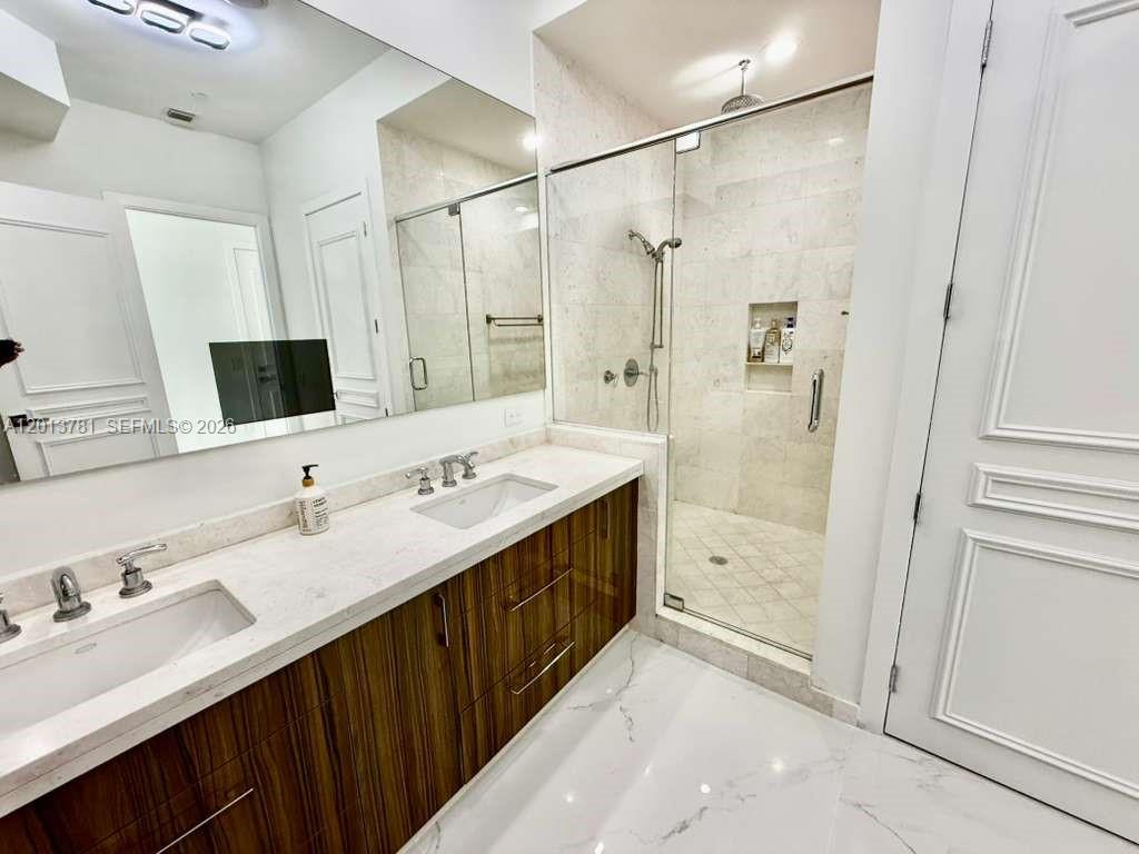 900 Brickell Key Blvd #2604, Miami FL 33131