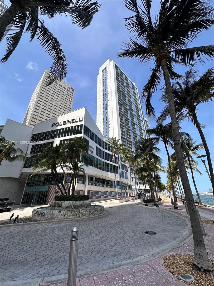 325 S Biscayne Blvd #2215, Miami FL 33131