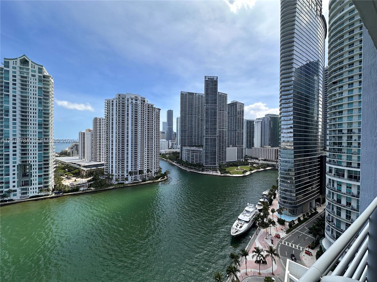 325 S Biscayne Blvd #2215, Miami FL 33131