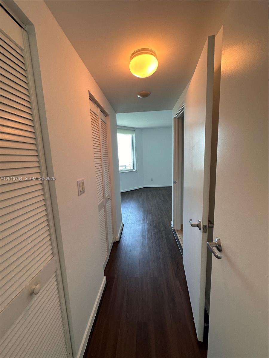 325 S Biscayne Blvd #2215, Miami FL 33131