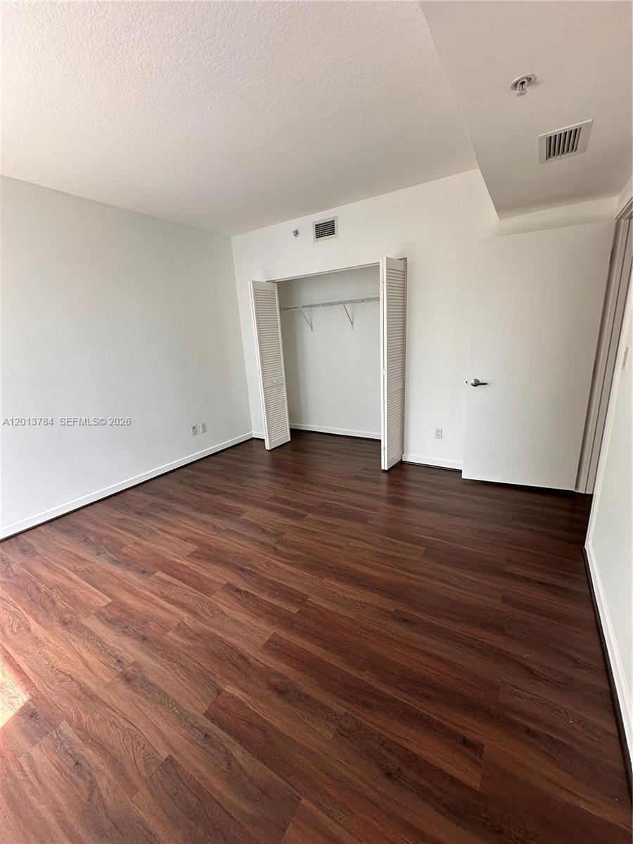 325 S Biscayne Blvd #2215, Miami FL 33131