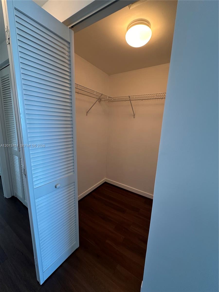 325 S Biscayne Blvd #2215, Miami FL 33131