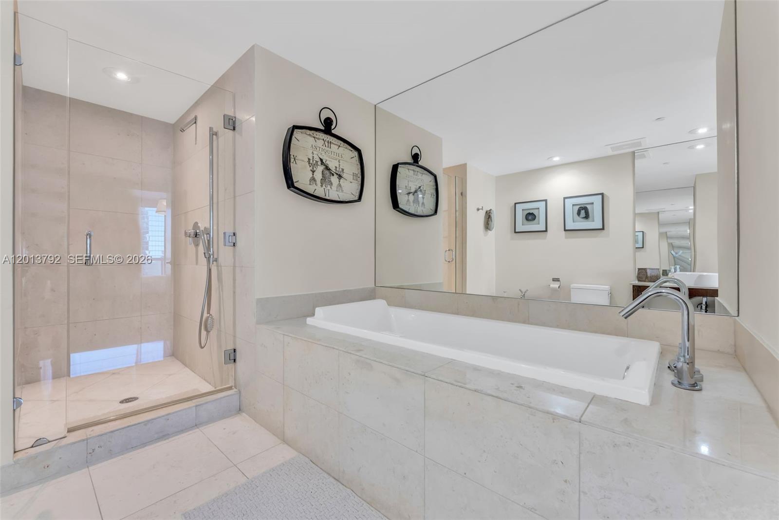475 Brickell Ave #3515, Miami FL 33131