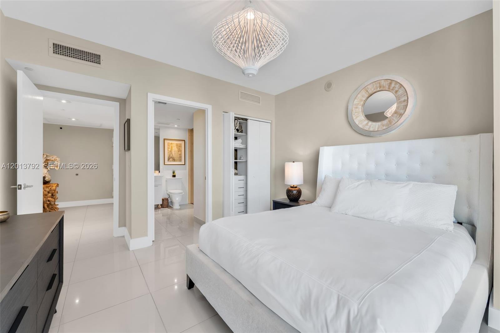 475 Brickell Ave #3515, Miami FL 33131