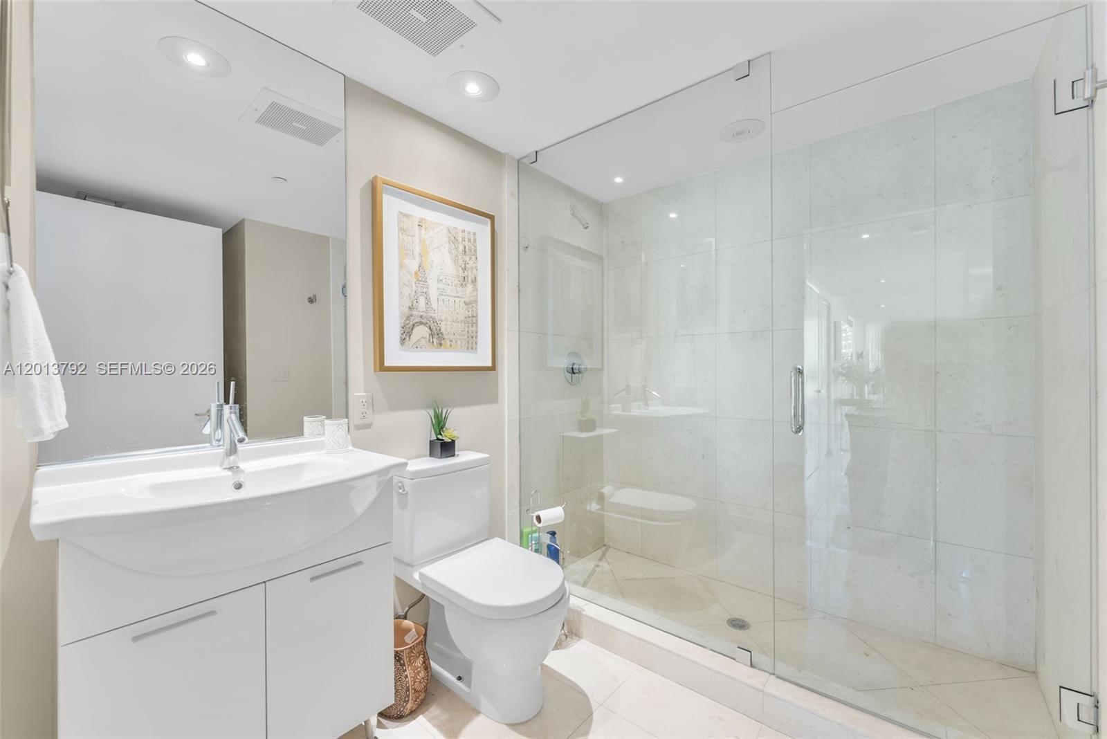 475 Brickell Ave #3515, Miami FL 33131