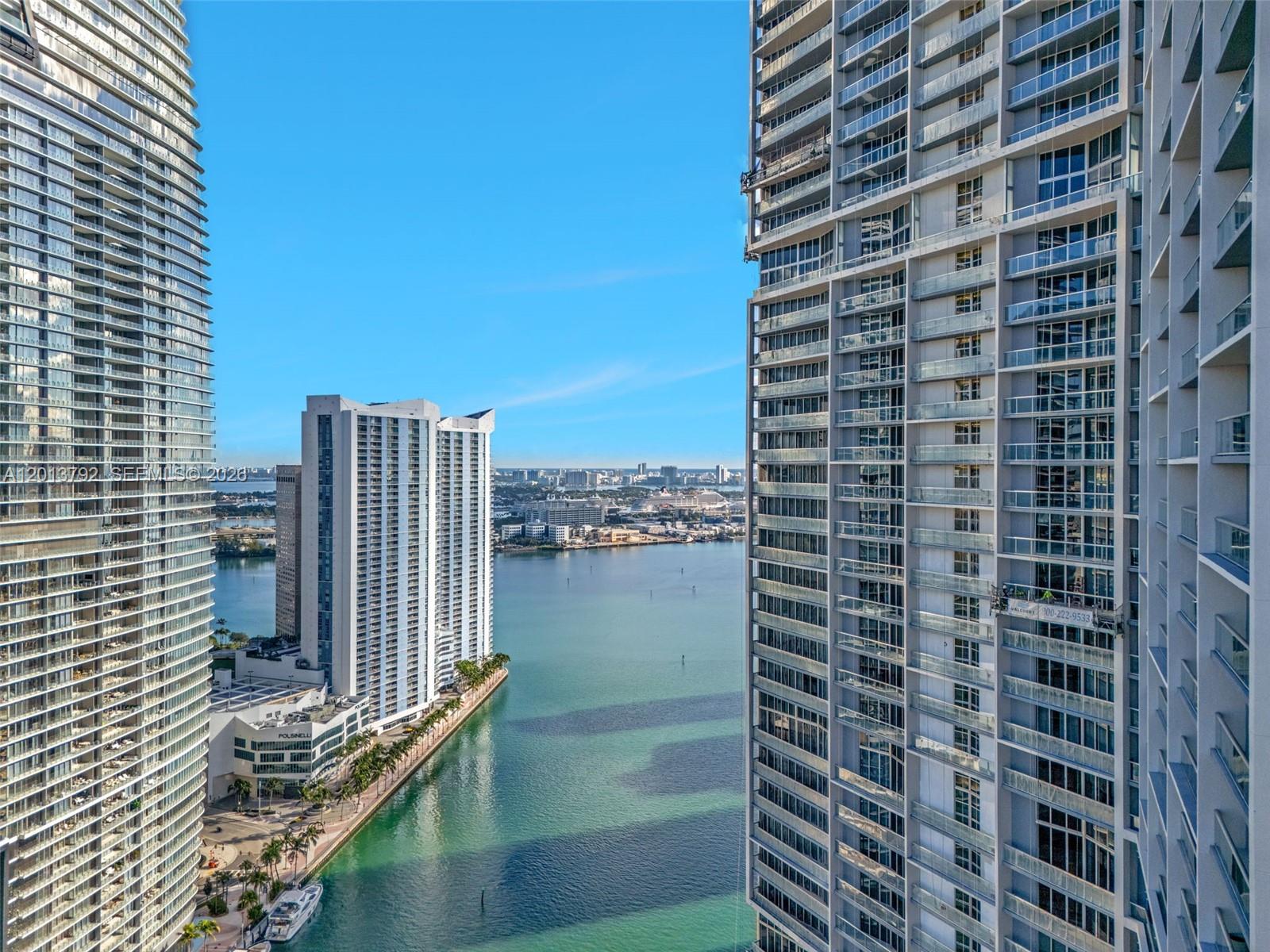 475 Brickell Ave #3515, Miami FL 33131