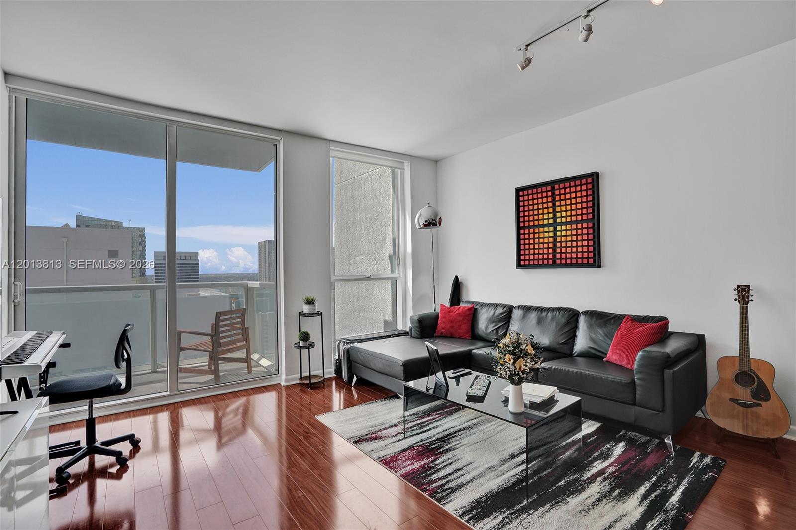 253 NE 2nd St #3304, Miami FL 33132