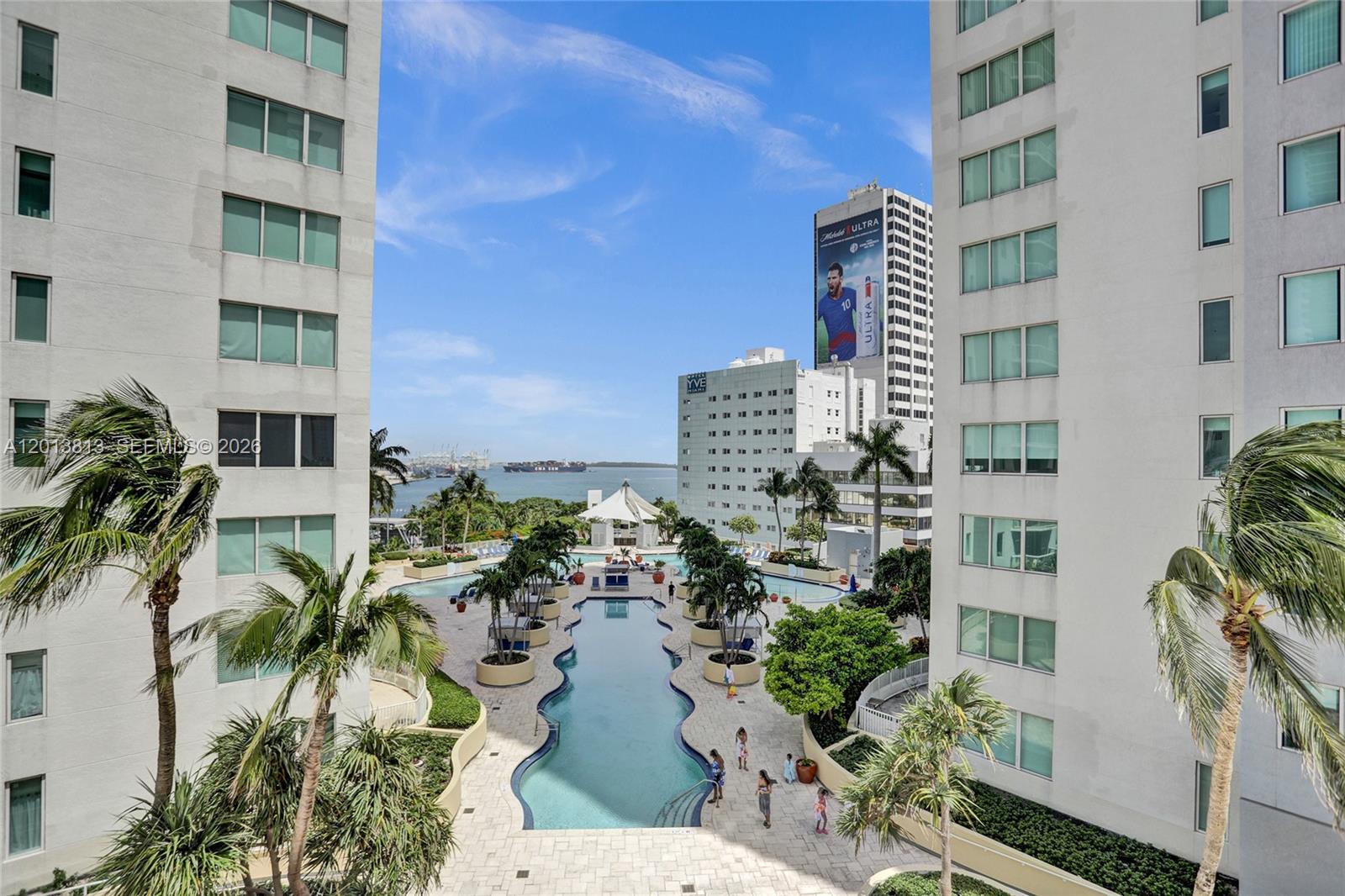 253 NE 2nd St #3304, Miami FL 33132