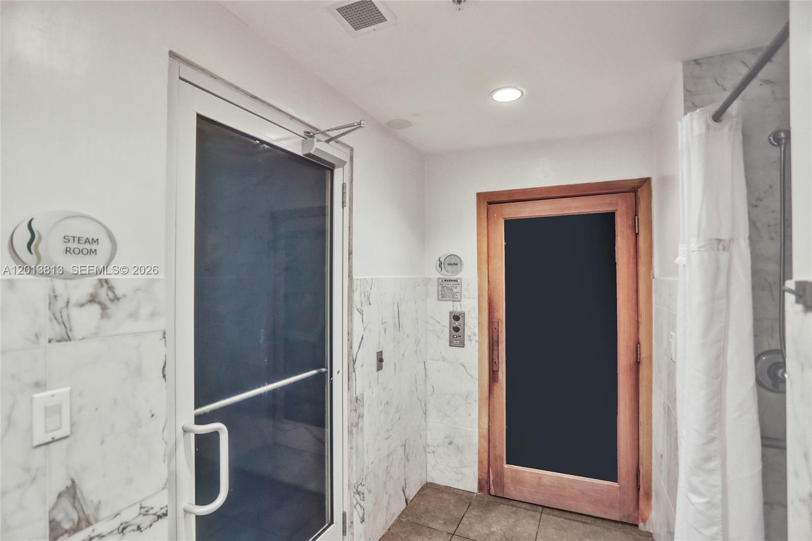 253 NE 2nd St #3304, Miami FL 33132