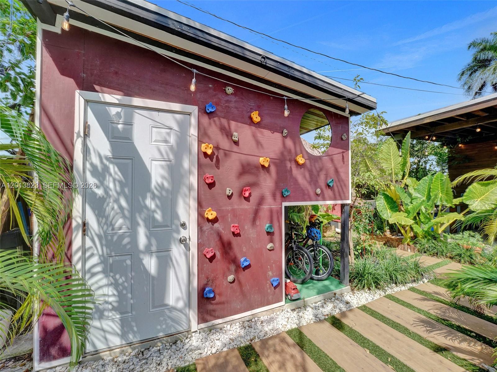 918 NE 4th Court, Hallandale Beach FL 33009