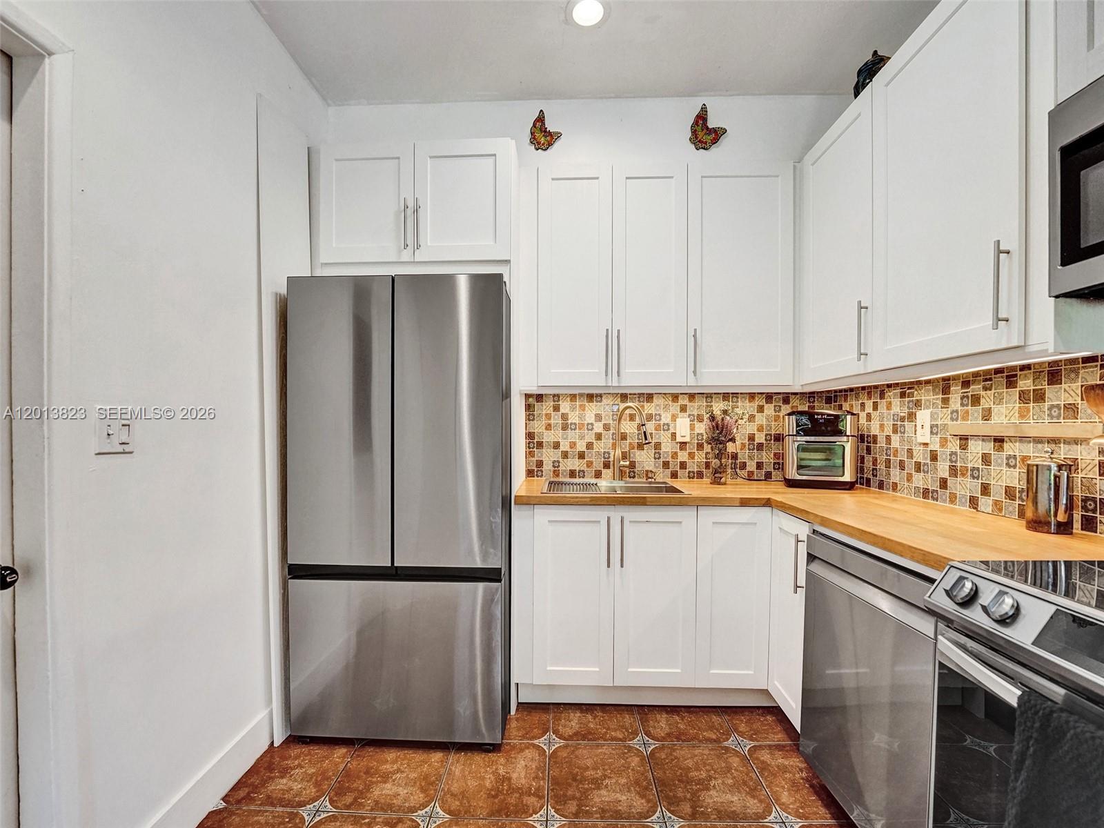 918 NE 4th Court, Hallandale Beach FL 33009