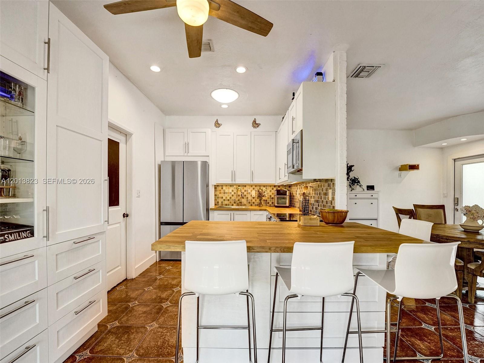 918 NE 4th Court, Hallandale Beach FL 33009