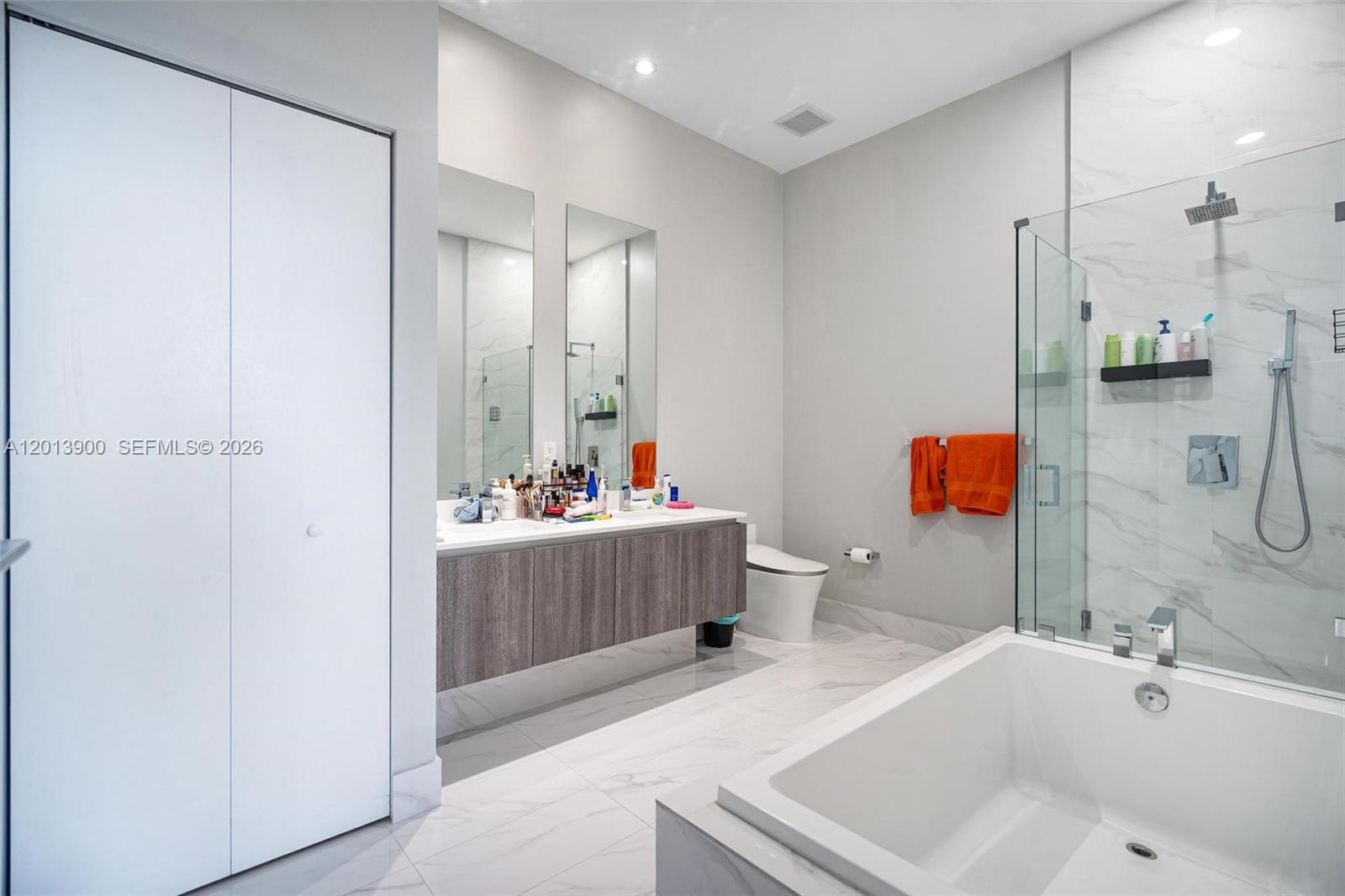 801 S Miami Ave #5702, Miami FL 33130
